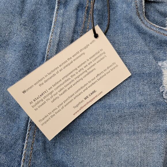 blu[edit] juniors destroyed super high waist denim shortie Size 3 - Picture 3 of 12